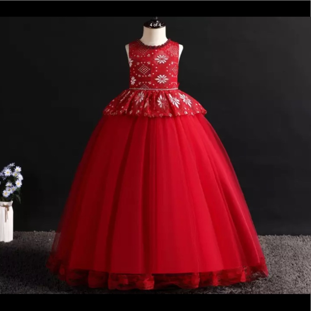 NWT Beautiful girls formal party dress 👗